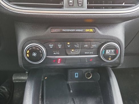 Used 2020 Ford Escape SE Sport image 19