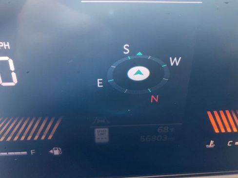 Used 2024 Kia Sorento S image 4