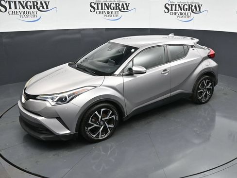 Used 2019 Toyota C-HR XLE FWD image 20