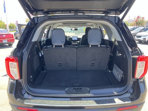 Used 2024 Ford Explorer Limited w/ Equipment Group 301A AWD/4WD image 25