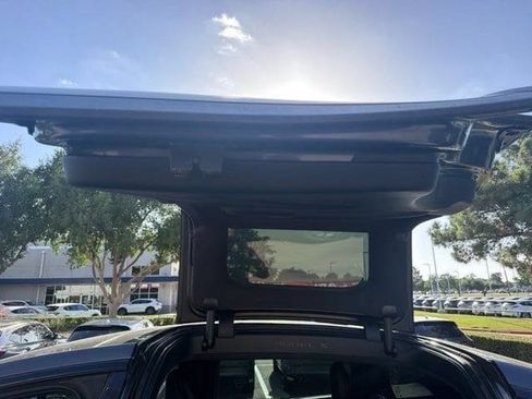Used 2023 Tesla Model X AWD/4WD image 3