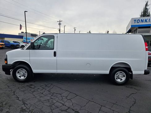 New 2025 Chevrolet Express 2500 Extended image 3