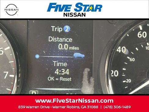 Used 2017 Nissan Rogue SV AWD/4WD image 20