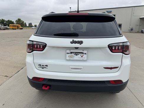 Used 2022 Jeep Compass Trailhawk w/ Trailhawk Convenience Group AWD/4WD image 8