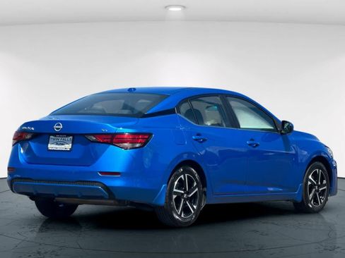 Used 2024 Nissan Sentra SV FWD image 2