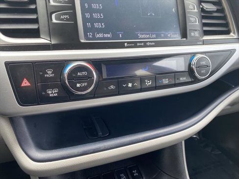 Certified 2019 Toyota Highlander XLE image 14