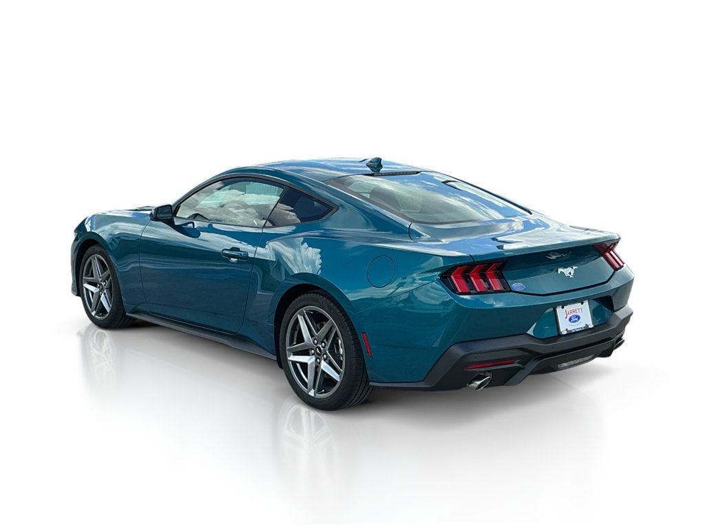 Used 2026 Ford Mustang Coupe RWD image 5