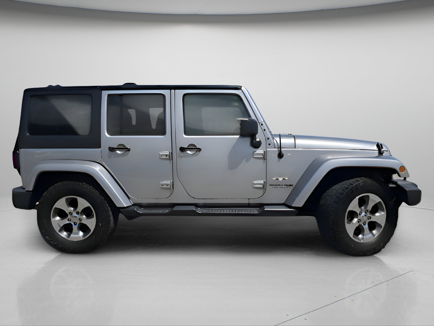 Used 2018 Jeep Wrangler Unlimited Sahara AWD/4WD image 22