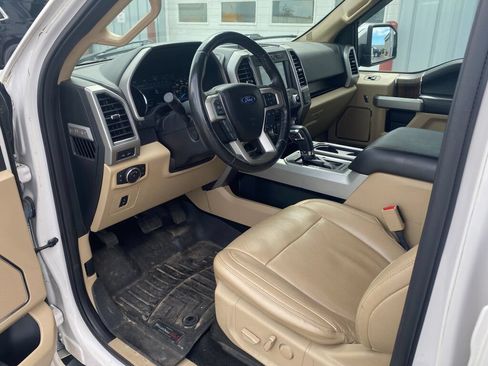 Used 2017 Ford F150 Lariat w/ Equipment Group 502A Luxury AWD/4WD image 3
