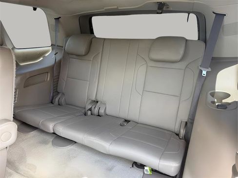 Used 2018 Chevrolet Tahoe LT w/ Luxury Package RWD image 32