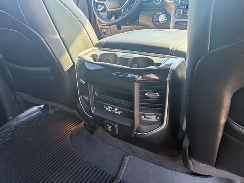 Used 2022 RAM 1500 Laramie AWD/4WD image 18