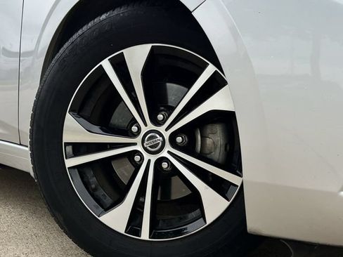 Used 2021 Nissan Sentra SV FWD image 11
