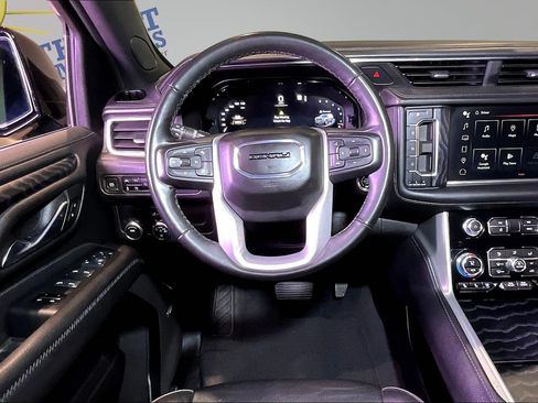 Used 2023 GMC Yukon XL Denali RWD image 9