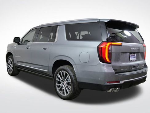 New 2026 GMC Yukon XL Denali w/ Sun & Power Step Package AWD/4WD image 5