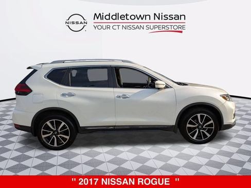 Used 2017 Nissan Rogue SL w/ SL Premium Package AWD/4WD image 2