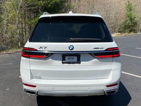 Used 2023 BMW X7 xDrive40i w/ Premium Package AWD/4WD image 4