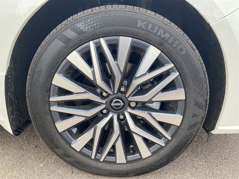 New 2025 Nissan Altima 2.5 SV image 10