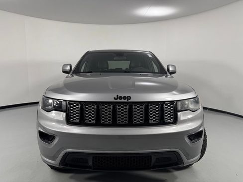Used 2021 Jeep Grand Cherokee Laredo X AWD/4WD image 2