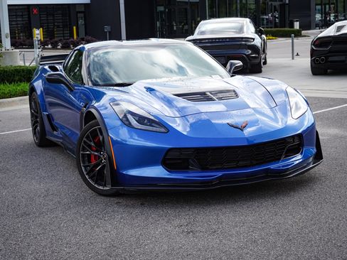 Used 2016 Chevrolet Corvette Z06 w/ 3LZ Preferred Equipment Group RWD image 2