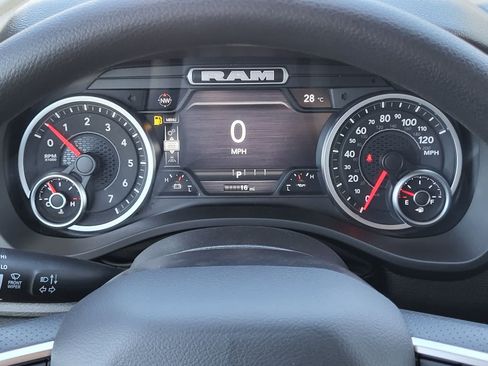 New 2026 RAM 1500 Express AWD/4WD image 13