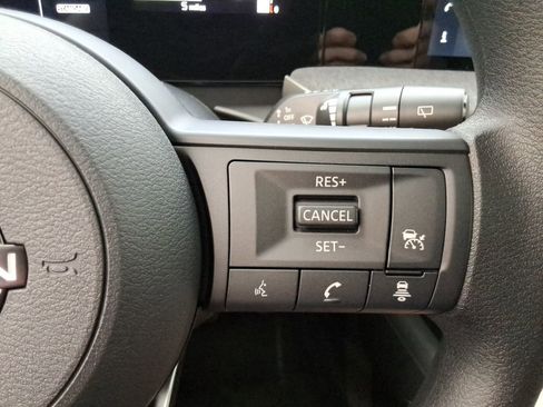 Used 2025 Nissan Kicks SV w/ SV Premium Package FWD image 23