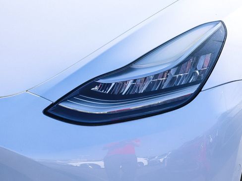 Used 2020 Tesla Model Y Long Range AWD/4WD image 19