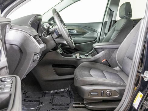 Used 2023 GMC Terrain SLE w/ Driver Convenience Package FWD image 25