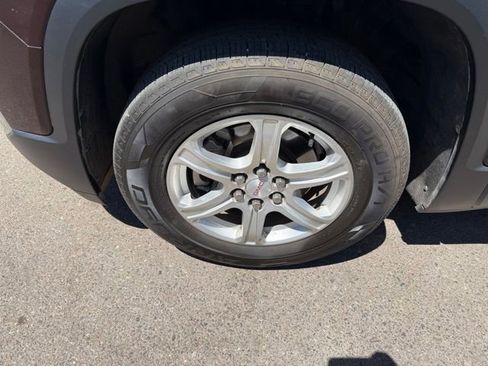 Used 2017 GMC Acadia SLE FWD image 8
