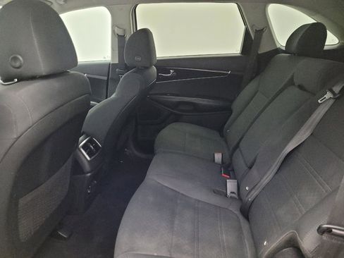 Used 2020 Kia Sorento S FWD image 18