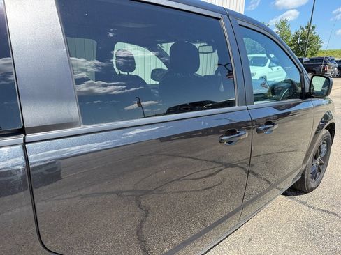 Used 2020 Dodge Grand Caravan GT FWD image 37