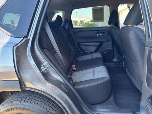 Used 2025 Nissan Rogue SV FWD image 41