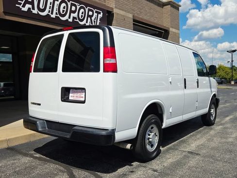 Used 2019 Chevrolet Express 2500 RWD image 3