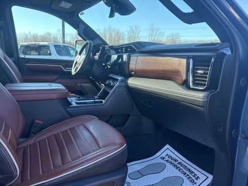 Used 2025 GMC Sierra 2500 Denali Ultimate image 10