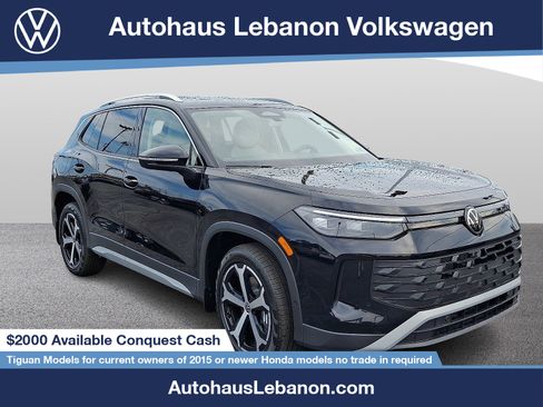 New 2025 Volkswagen Tiguan SE image 1