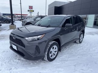 Used 2023 Toyota RAV4 LE video 1