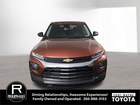 Used 2021 Chevrolet TrailBlazer LS FWD image 3