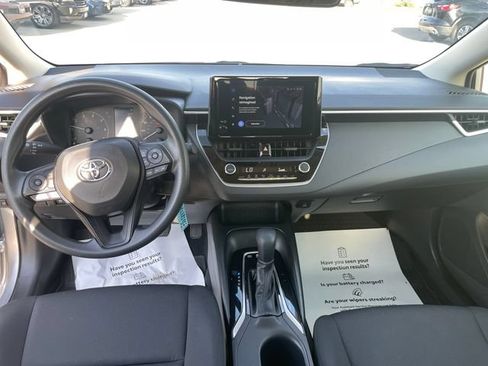 Used 2025 Toyota Corolla LE FWD image 22