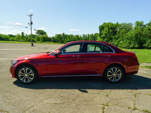 Used 2016 Mercedes-Benz C 300 4MATIC Sedan w/ Surround View Package image 5