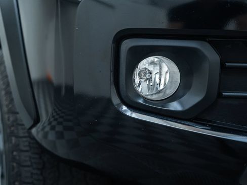 Used 2020 Toyota Tacoma TRD Off-Road w/ Technology Package AWD/4WD image 15
