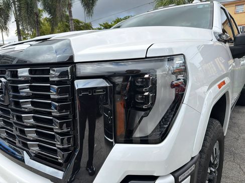 Used 2024 GMC Sierra 2500 Denali Ultimate AWD/4WD image 6