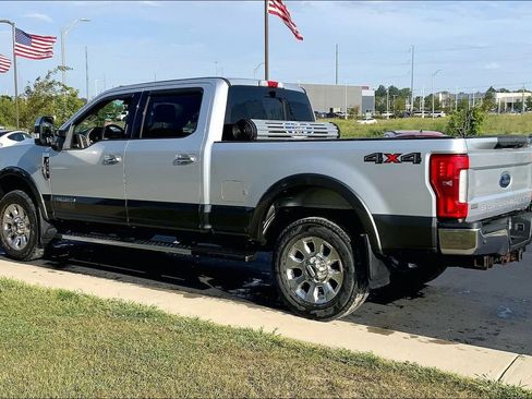 Used 2017 Ford F350 Lariat w/ Lariat Ultimate Package AWD/4WD image 2
