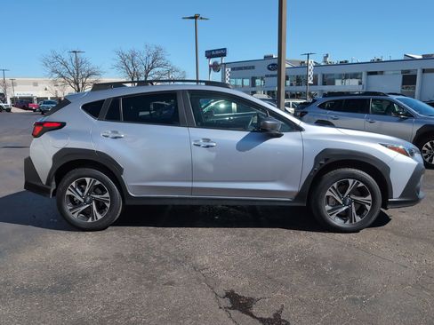 Used 2025 Subaru Crosstrek 2.0i Premium image 8