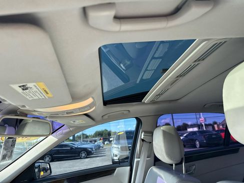 Used 2014 Mercedes-Benz E 350 Sedan image 25