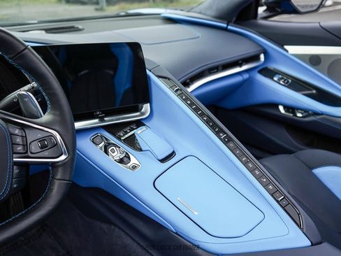 Used 2021 Chevrolet Corvette Stingray Premium Conv w/ Z51 Performance Package RWD image 33