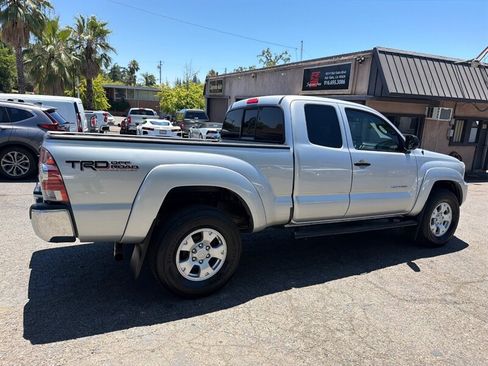 Used 2013 Toyota Tacoma PreRunner w/ TRD Off-Road Pkg RWD image 8