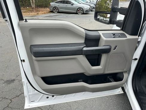 Used 2020 Ford F350 XL w/ Power Equipment Group image 9