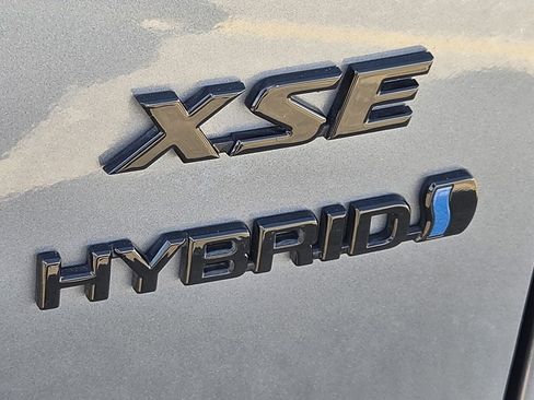 Used 2024 Toyota Corolla Cross AWD Hybrid w/ Convenience Package image 11