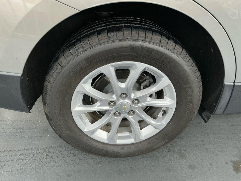 Used 2018 Chevrolet Equinox LT FWD image 28