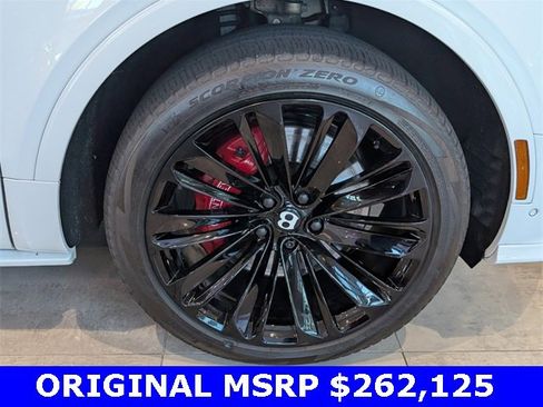 Used 2022 Bentley Bentayga Speed image 17