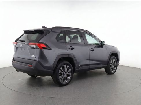 Used 2023 Toyota RAV4 XLE Premium AWD/4WD image 40